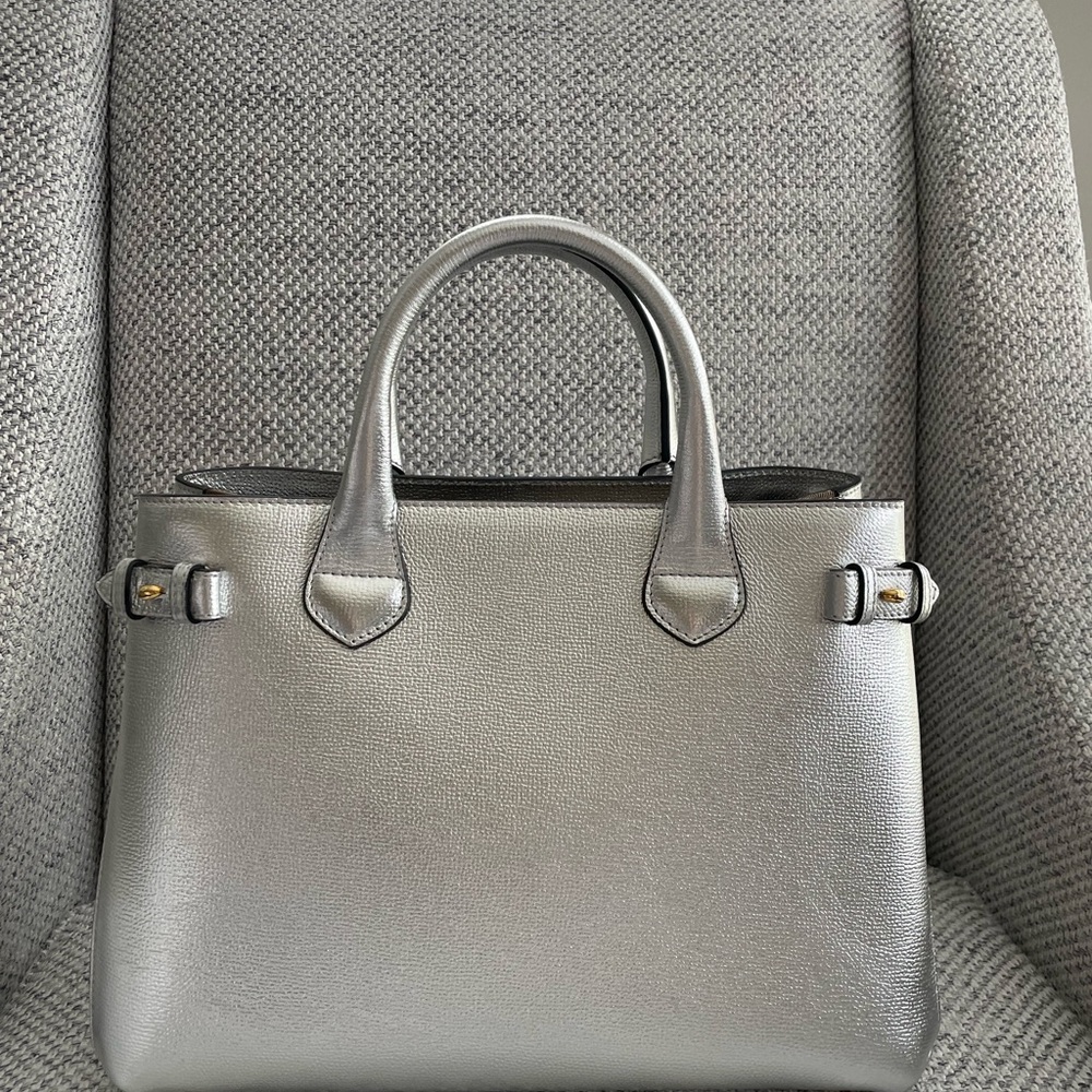 Burberry House Check Banner Bag - Picture 4 of 10